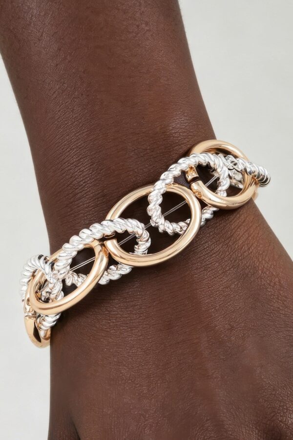 Twisted Link Chain Bracelet - Multi-Texture Oval Links