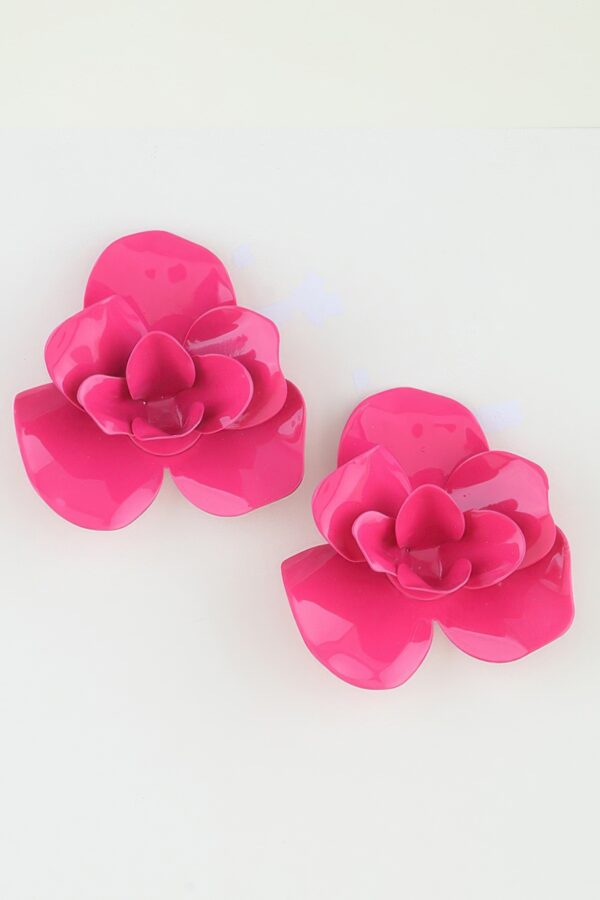 Polished Blooming Rose Stud Earrings – Hot Pink