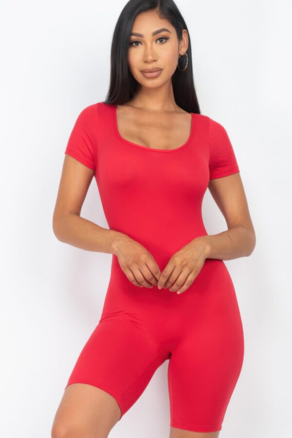 Scoop-Neck Bodycon Romper – Short Sleeve