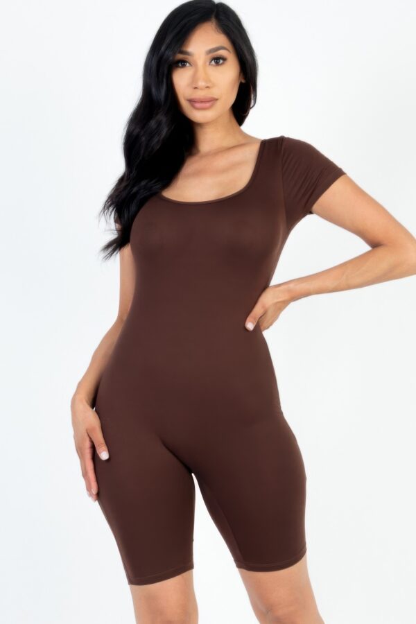 Scoop-Neck Bodycon Romper – Short Sleeve