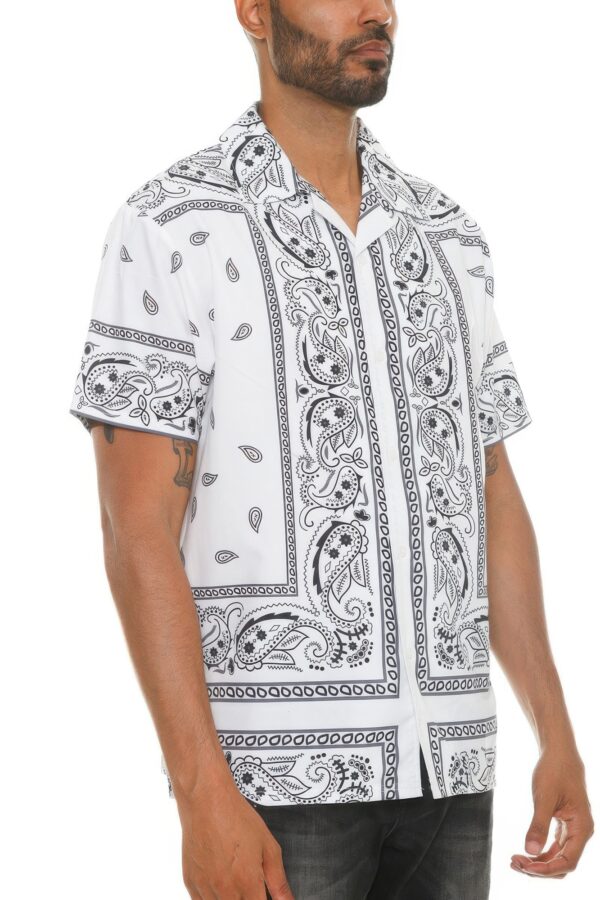 Men’s Collared Print Button-Down Shirt – Modern Print