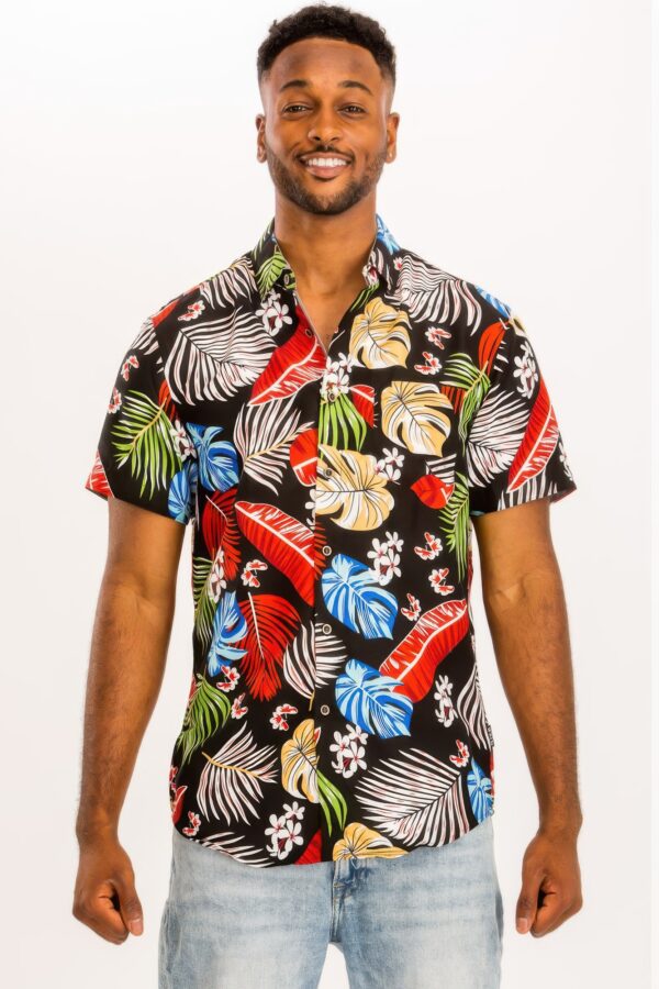Men’s Multi-Color Hawaiian Print Button-Down Shirt