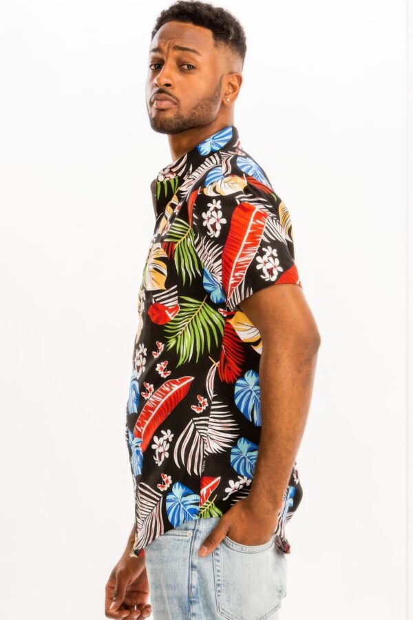 Men’s Multi-Color Hawaiian Print Button-Down Shirt