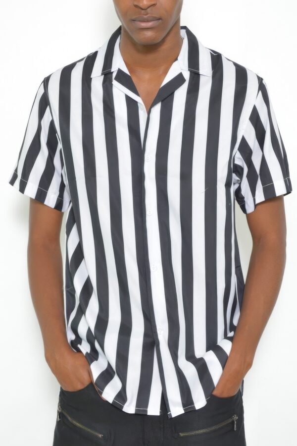 Men’s Short Sleeve Striped Button-Down Shirt – Multi-Color Print