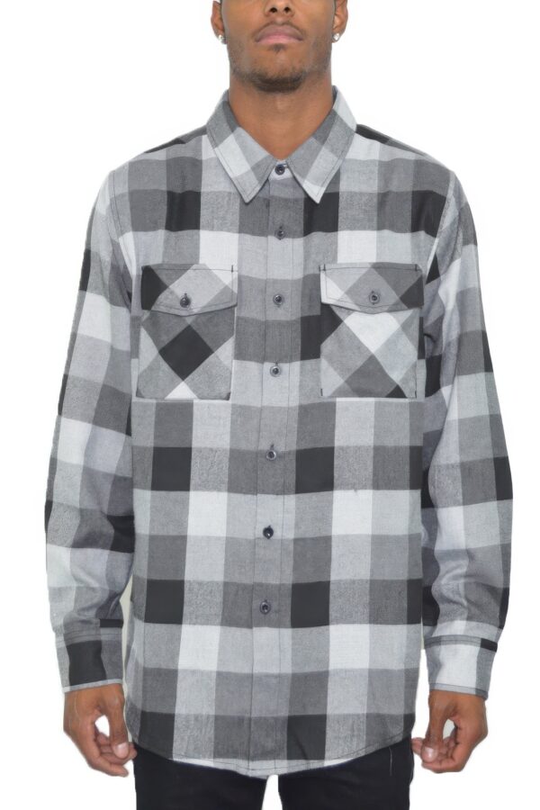 Men’s Long-Sleeve Checkered Flannel – Chest Pockets