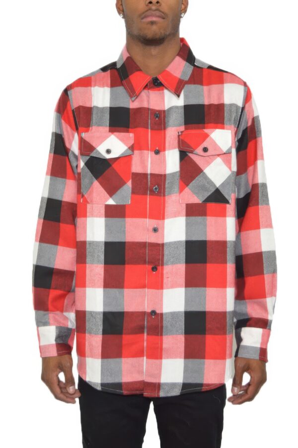 Men’s Long-Sleeve Checkered Flannel – Chest Pockets