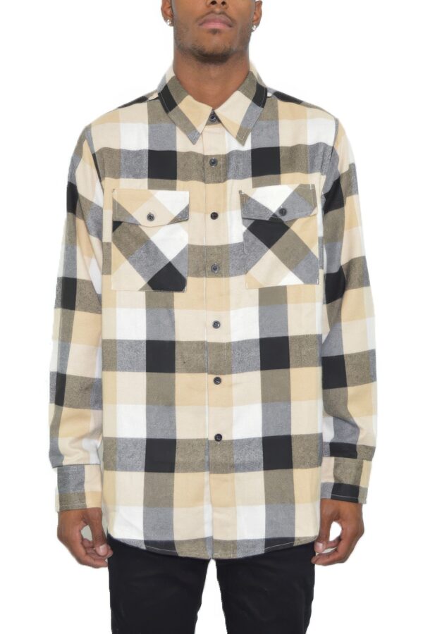 Men’s Long-Sleeve Checkered Flannel – Chest Pockets