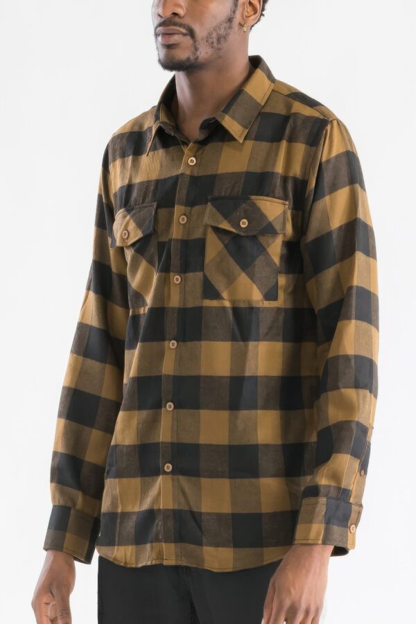 Checkered Flannel Shirt for Men – Chest Pockets & Curved Hem