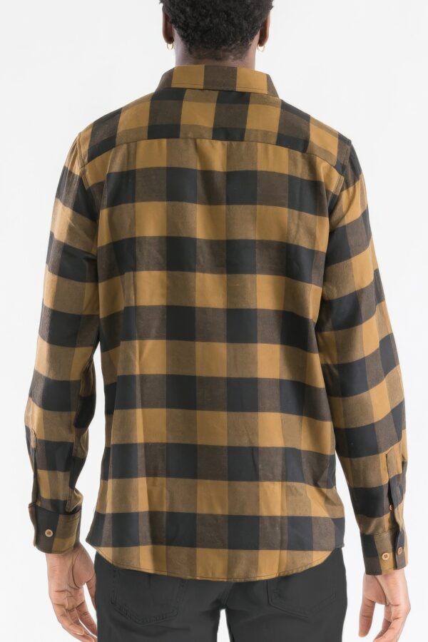 Checkered Flannel Shirt for Men – Chest Pockets & Curved Hem