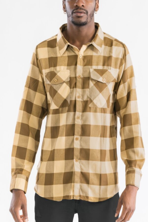 Checkered Flannel Shirt for Men – Chest Pockets & Curved Hem
