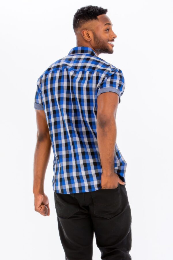 Men’s Checkered Button-Down Shirt with Chest Pockets