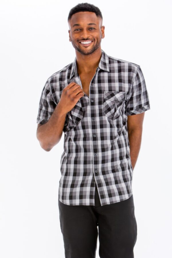 Men’s Checkered Button-Down Shirt with Chest Pockets