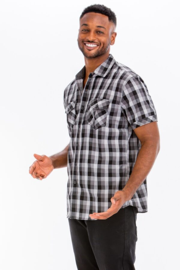 Men’s Checkered Button-Down Shirt with Chest Pockets