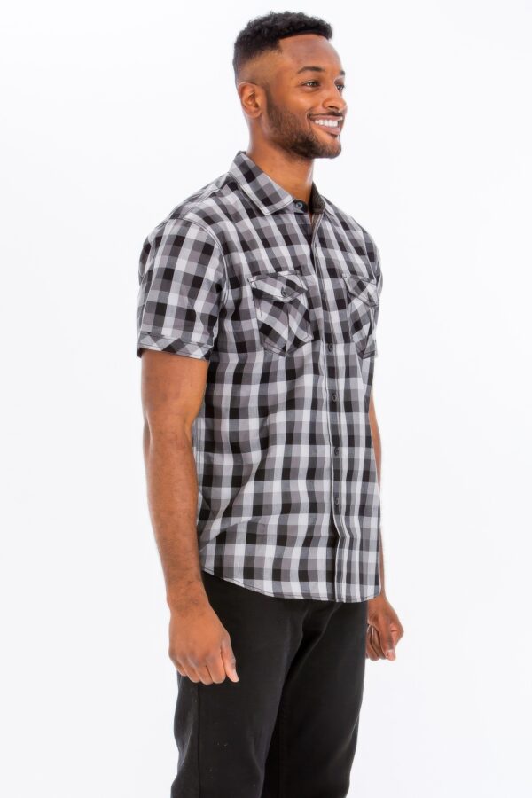 Men’s Checkered Button-Down Shirt with Chest Pockets