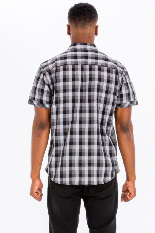 Men’s Checkered Button-Down Shirt with Chest Pockets