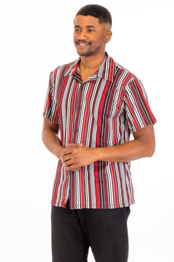Vertical Print Short-Sleeve Button-Down Shirt – Red