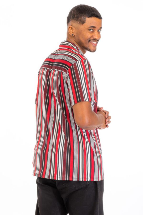 Vertical Print Short-Sleeve Button-Down Shirt – Red