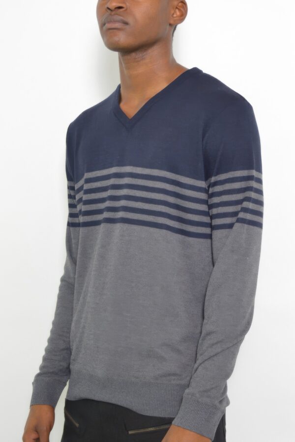 Men’s V-Neck Knit Pullover – Two-Tone Stripes