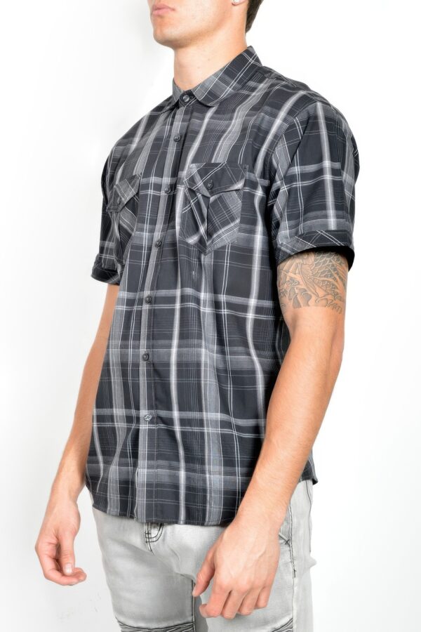 Men’s Short-Sleeve Plaid Shirt – Button Chest Pockets