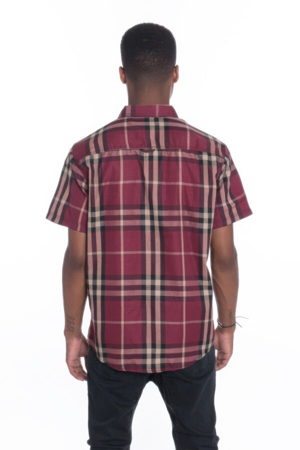 Men’s Short-Sleeve Checker Shirt with Buttoned Chest Pockets