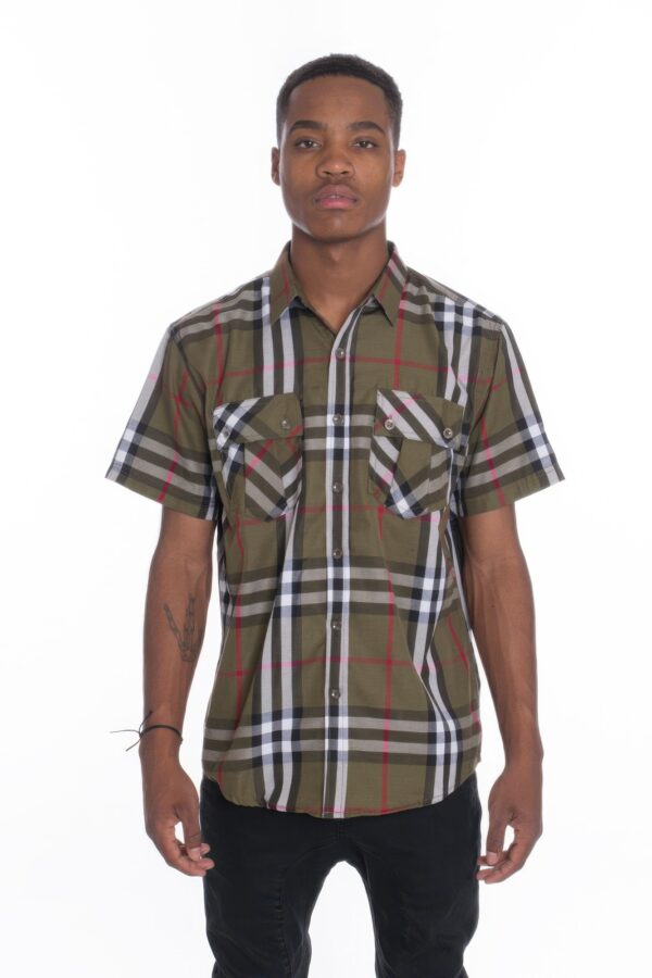 Men’s Short-Sleeve Checker Shirt with Buttoned Chest Pockets
