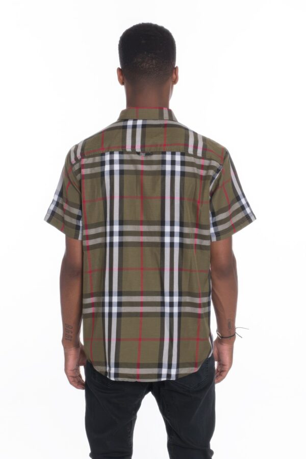 Men’s Short-Sleeve Checker Shirt with Buttoned Chest Pockets