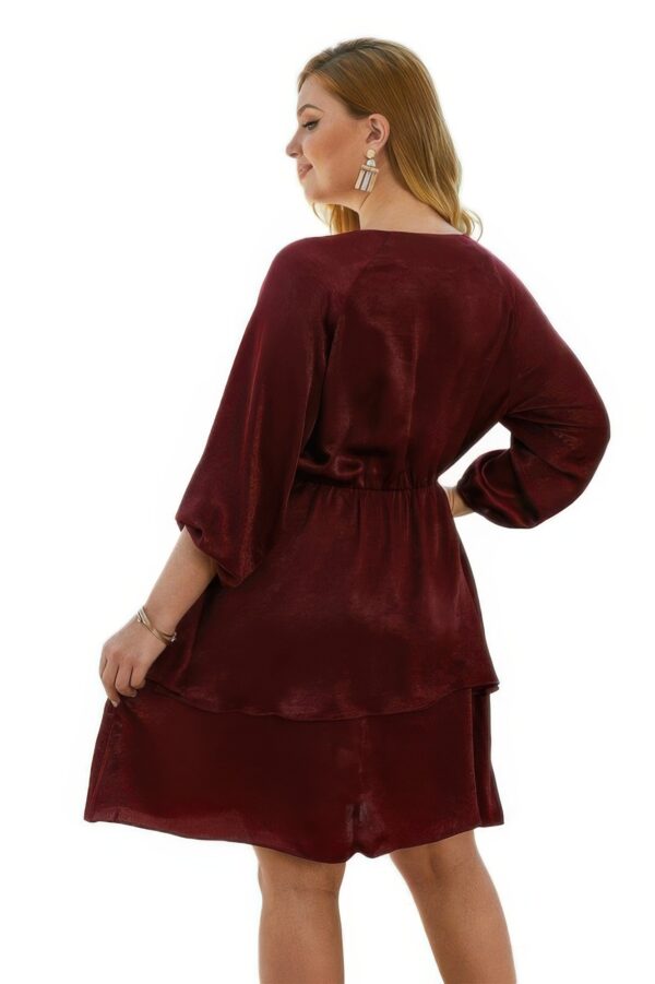 Plus Size V-Neck Dress with Ruffled Hem – Relaxed Silhouette