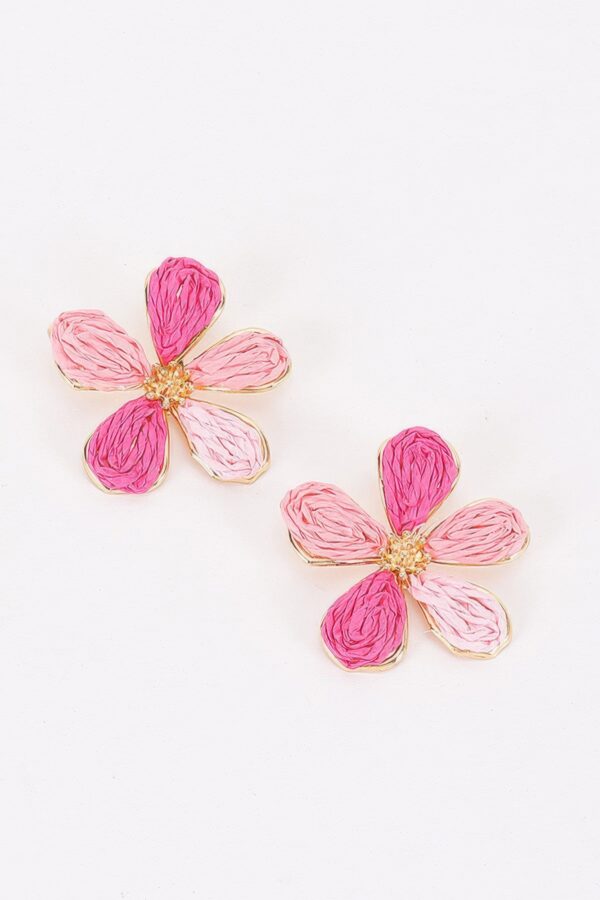 Two-Tone Raffia Daisy Stud Earrings - Woven Floral Accent
