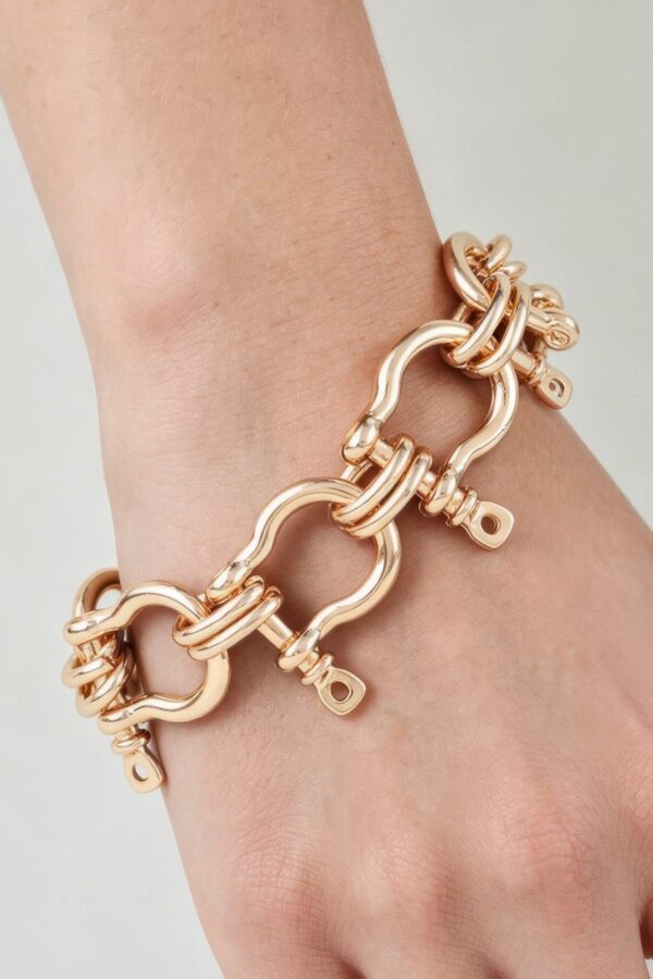 Horseshoe-Link Toggle Bracelet - Polished Finish
