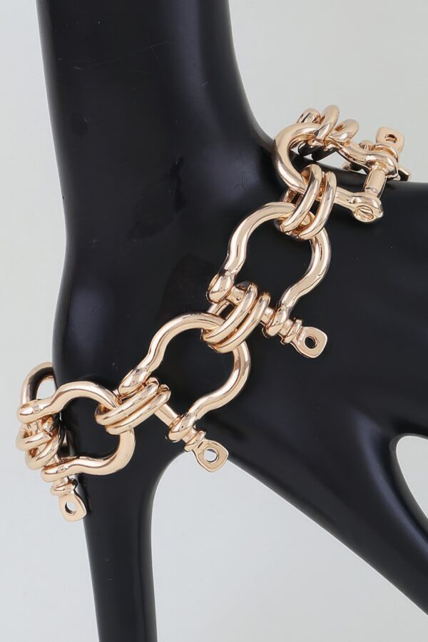 Horseshoe-Link Toggle Bracelet - Polished Finish
