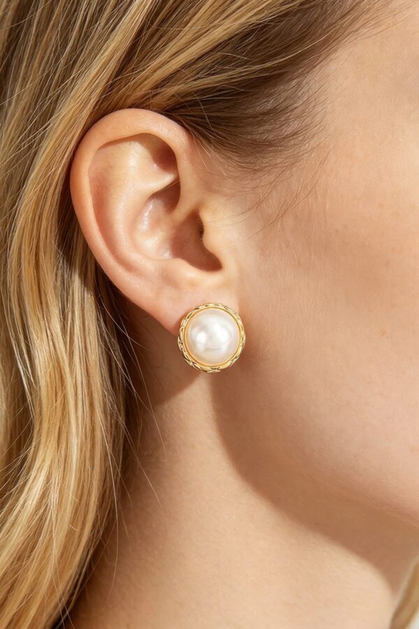 Round Pearl Stud Earrings with Braided Metal Frame