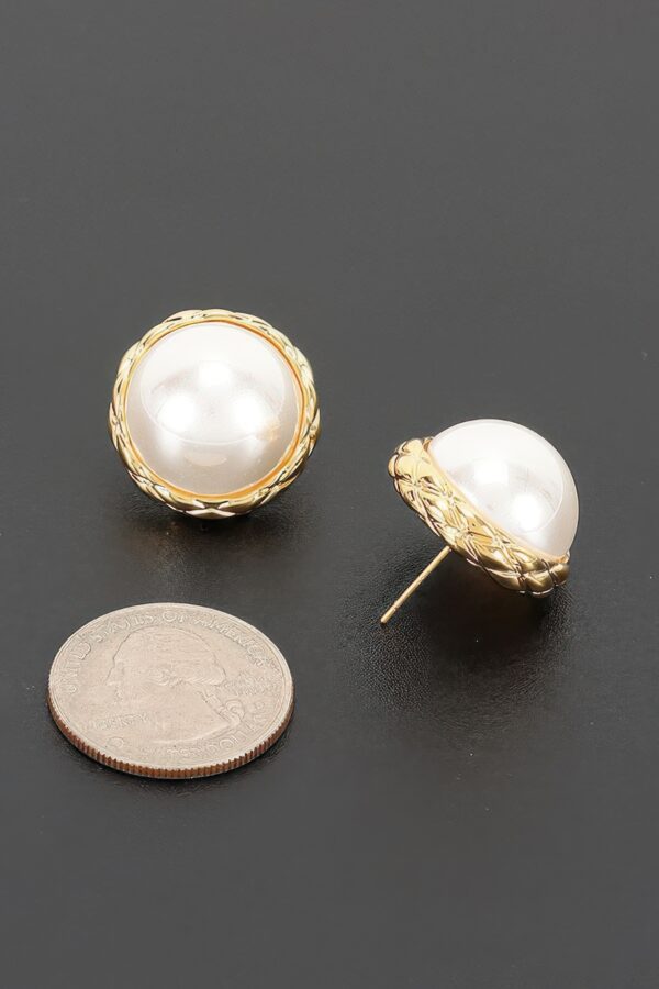 Round Pearl Stud Earrings with Braided Metal Frame