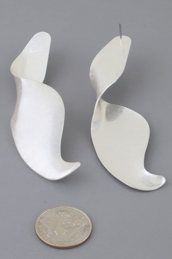 Hammered Matte Gold Elongated Swirl Drop Earrings