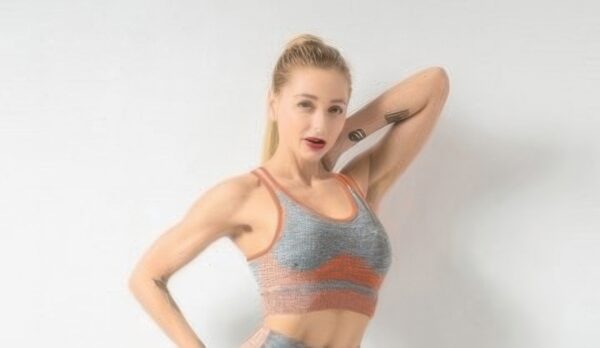 Seamless Sports Bra with Contrast Trim Detail