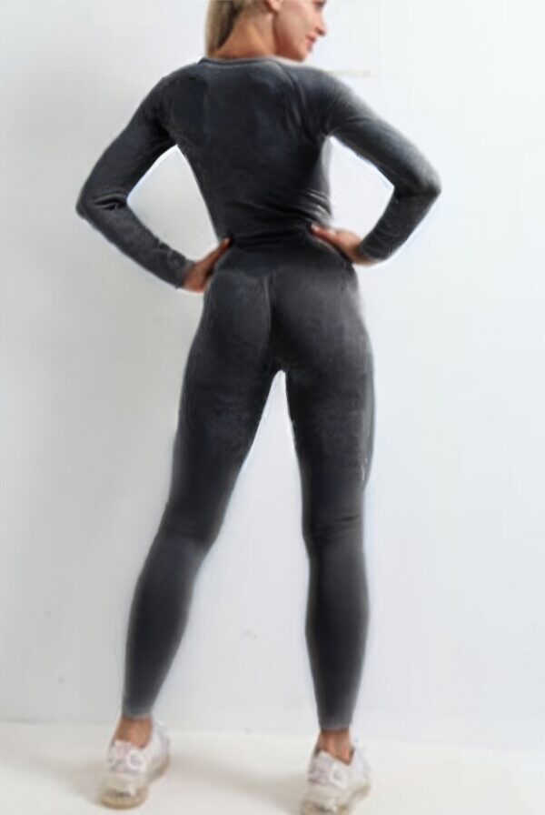 Seamless Two-Piece Active Set - Cropped Top & High-Waist Leggings