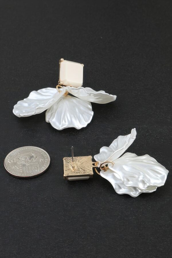 Pearl Petal Drop Earrings with Cream Square Studs